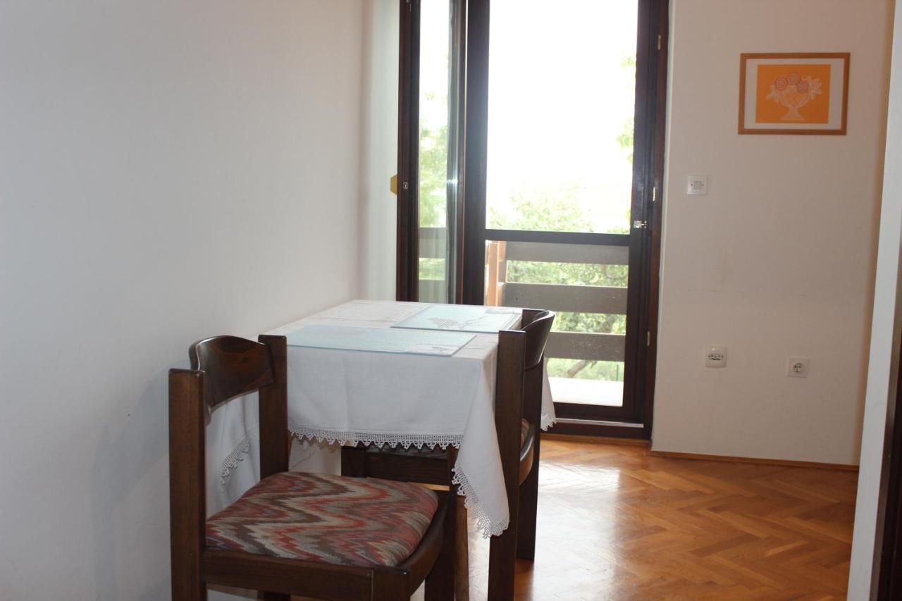 Apartments Petrada Omiš Esterno foto